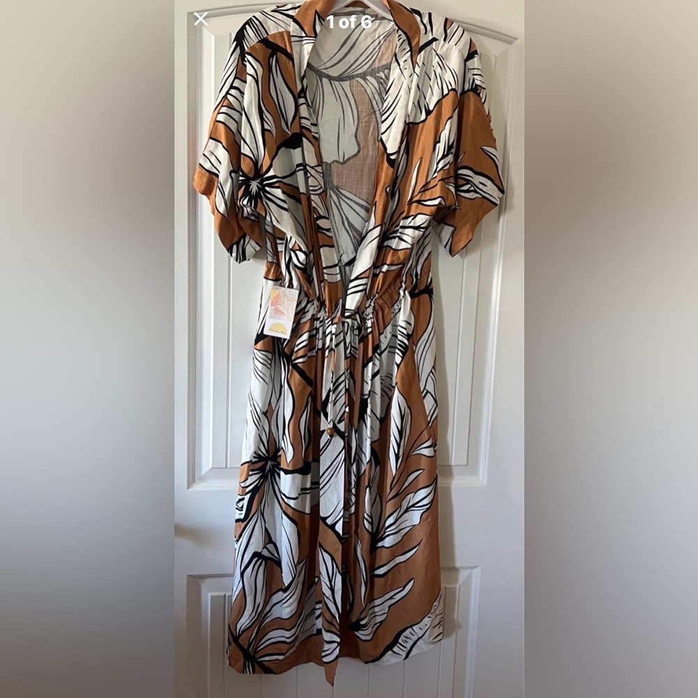 Size small - Gorgeous kimono- new with tags